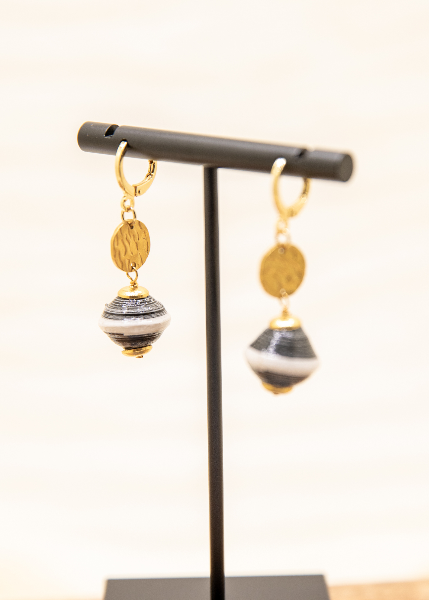 Drop Earrings in Gold