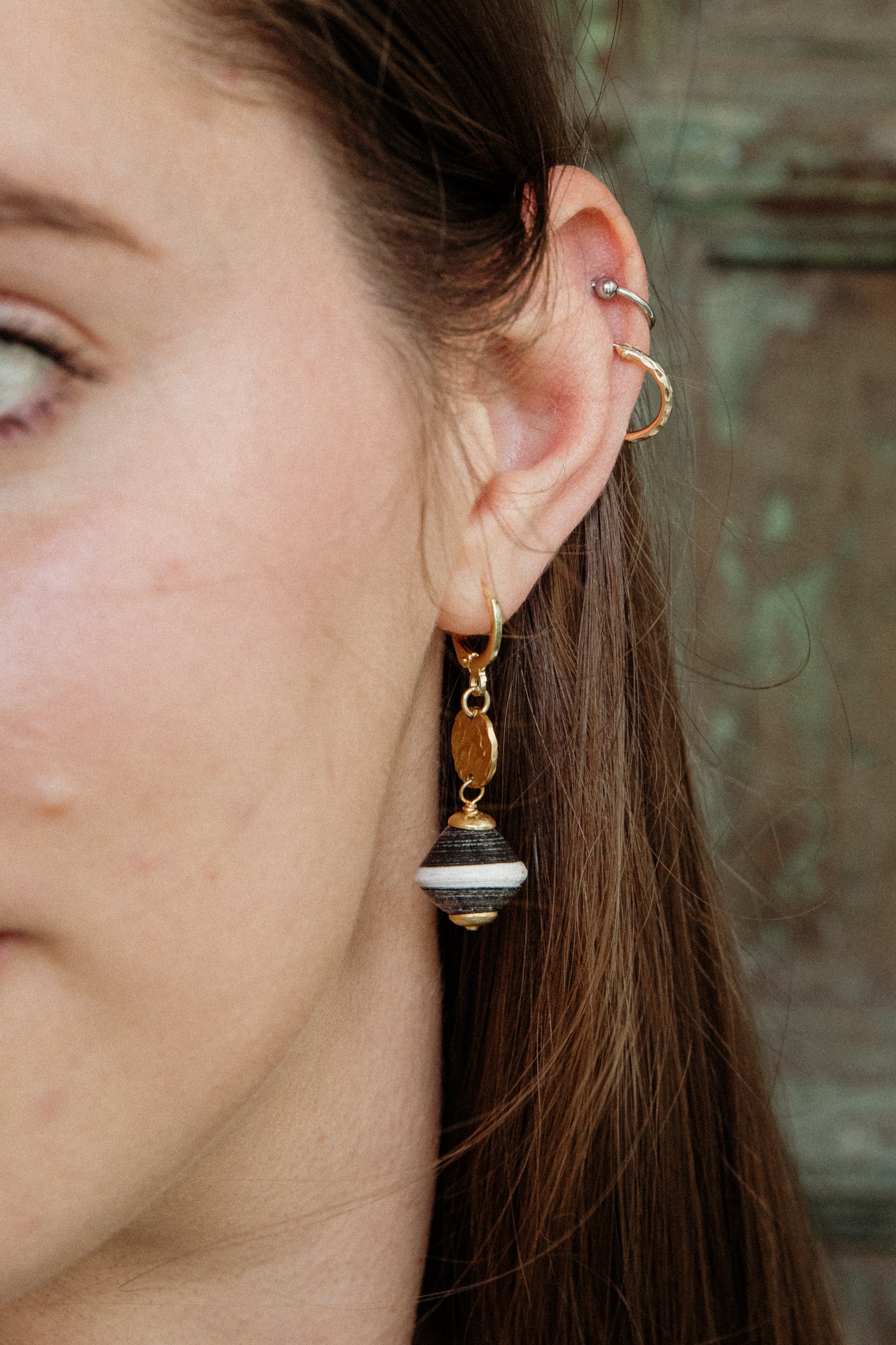 Drop Earrings in Gold