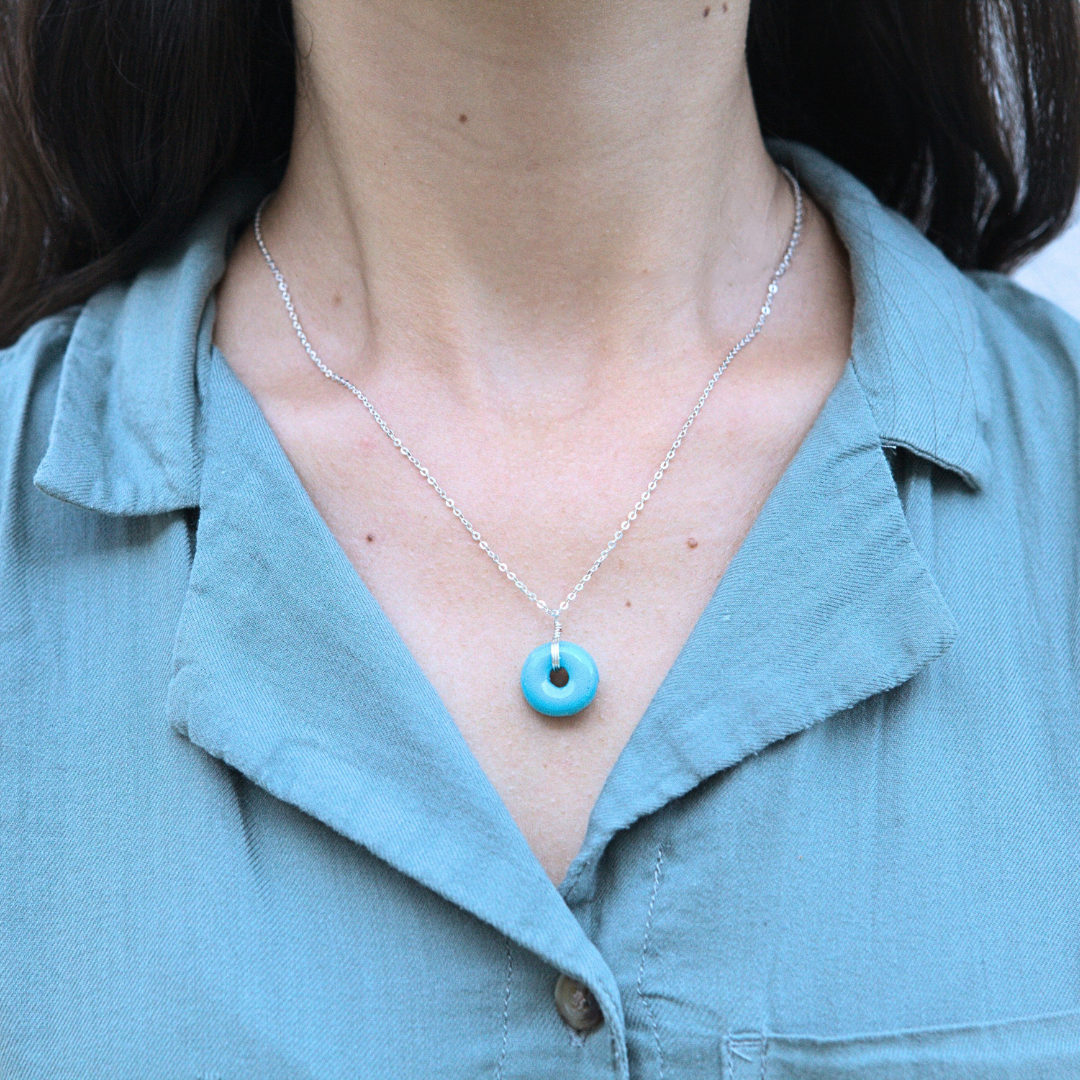 Glass Pendant Necklace in Silver
